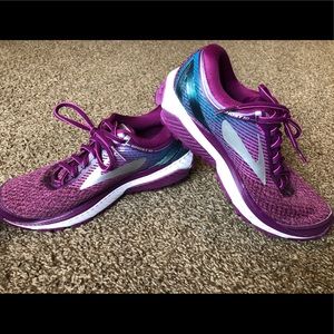Women’s 7.5 Brooks Ghost 10 Running Shoes